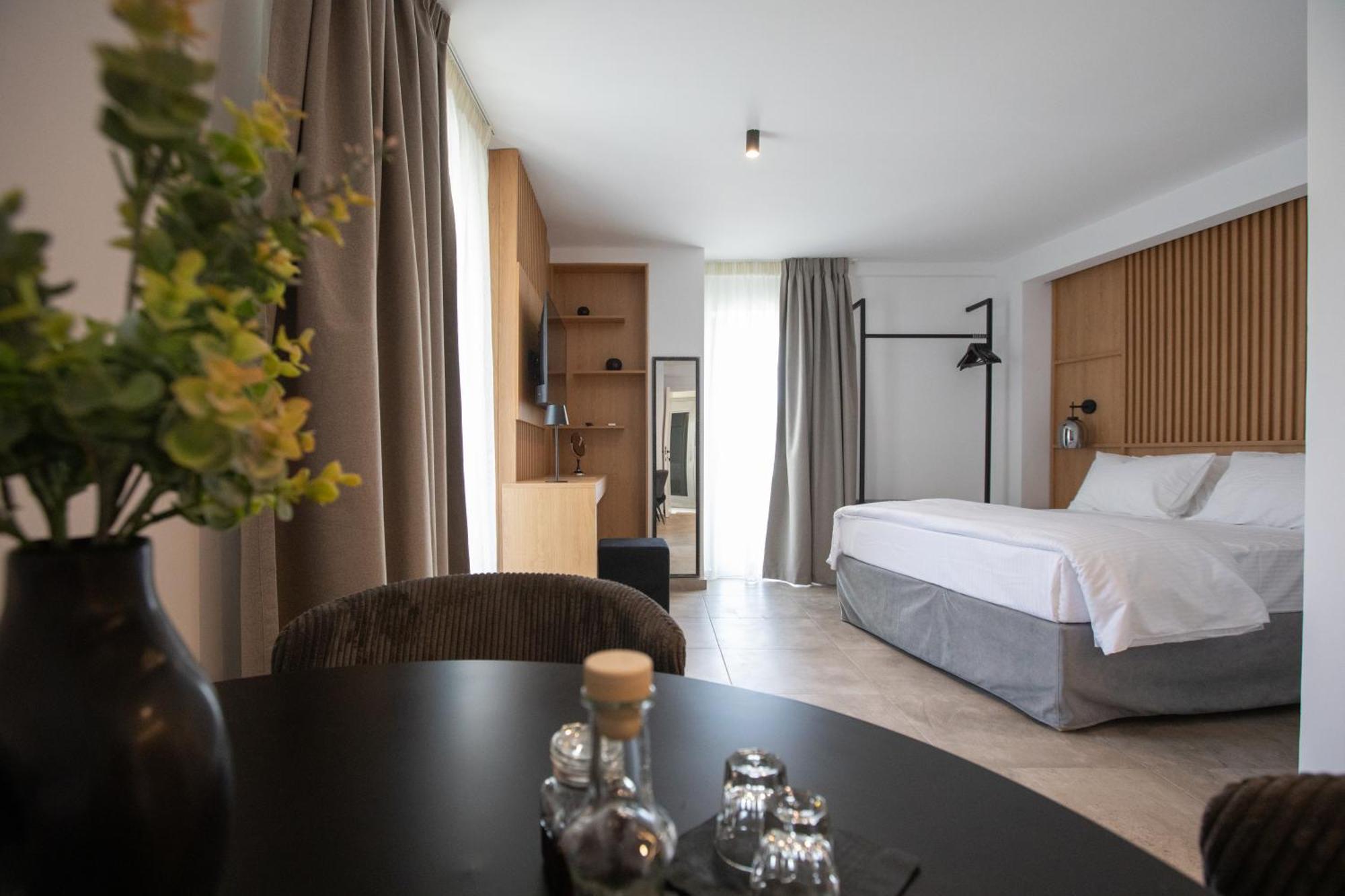 Griffin Suites Ираклион Экстерьер фото