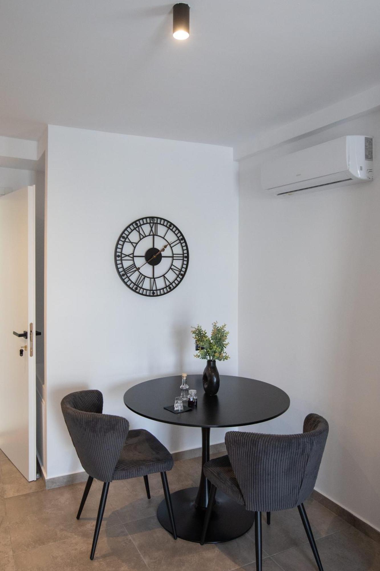 Griffin Suites Ираклион Экстерьер фото